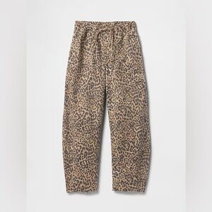 GAP Leopard Print Pull on Barrel Jeans